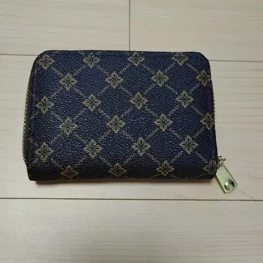 [BUNJANG] Nine West Style Small Zipper Card Wallet / 나인웨스트(Nine West)와 유사한 스타일