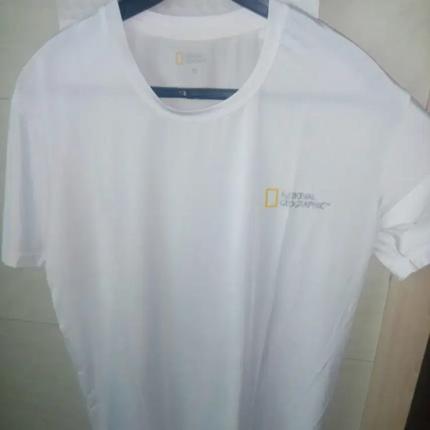 [BUNJANG] National Geographic Short Sleeve T-Shirt White M New / 내셔널 지오그래픽 반팔티 화이트 M 새상품