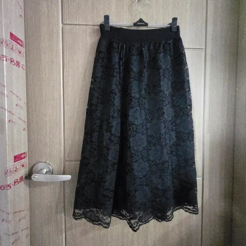 [BUNJANG] Black Lace Reversible Midi Skirt / 블랙 레이스 양면 스커트