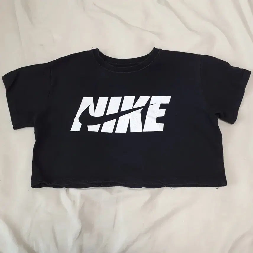[BUNJANG] Nike Black Cropped T-Shirt / 나이키 블랙 크롭티
