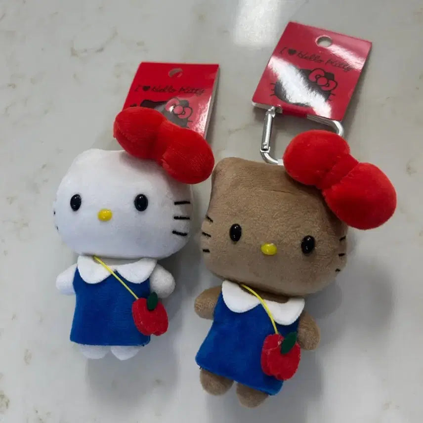 [BUNJANG] Hello Kitty Plush Keychain 2 Types (White/Brown) / 헬로키티 인형 키링 2종 (흰색/브라운)