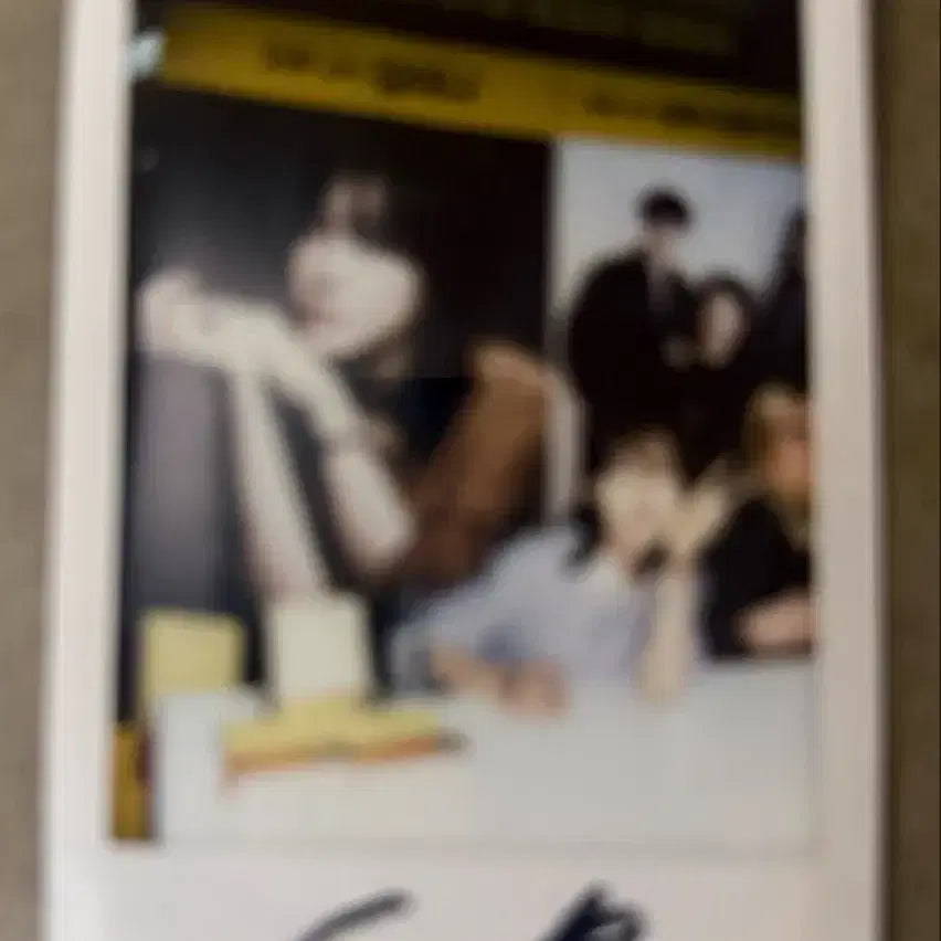 [BUNJANG] Kim Eana Signed Photo / 김이나 친필 사인 폴라 260627