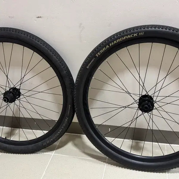 [BUNJANG] Merida Silex+ 6000 650b Wheelset with Continental Terra Hardpack Tires / 메리다 사일렉스+ 6000 순정 휠셋+컨티넨탈 테라 하드팩 튜블리스타이어