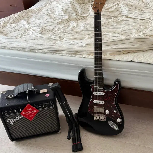 [BUNJANG] Gilmore Electric Guitar Set with Fender 25 Amp and Sony MDR-7506 Headphones / 길모어 일렉기타 팬더25앰프 소니mdr7506세트