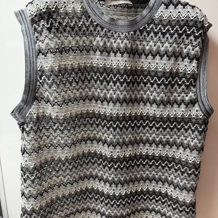[BUNJANG] Andersson Bell Monaco Sleeveless Knit Vest Black / 앤더슨벨 모나코 슬리브리스 니트 베스트 블랙