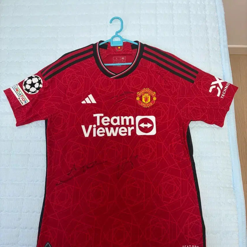 [BUNJANG] 23/24 Manchester United Home Authentic Signed Jersey (Bruno Fernandes, Maguire, Dalot) / 23/24 맨유 홈 브루노, 매과이어, 달로 사인 유니폼 팝니다!