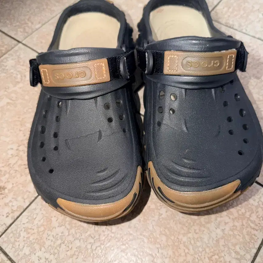 [BUNJANG] Crocs Echo RO Clog Sandals / 크록스 샌들 블랙 브라운