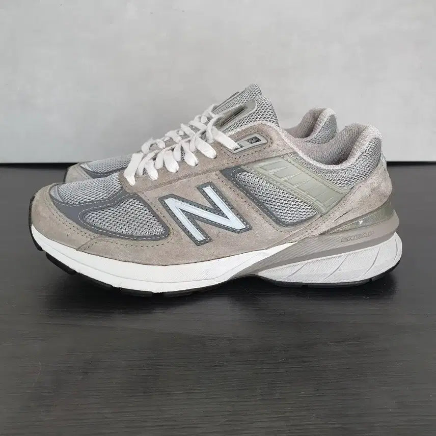 [BUNJANG] New Balance 990v5 Made in USA Grey (235) / 뉴발란스 990v5 메이드 인 USA 그레이 (235)