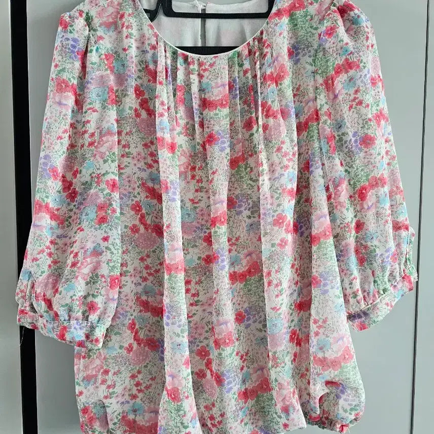 [BUNJANG] Art Center Flower Chiffon Blouse / Art Center 플라워 쉬폰 블라우스