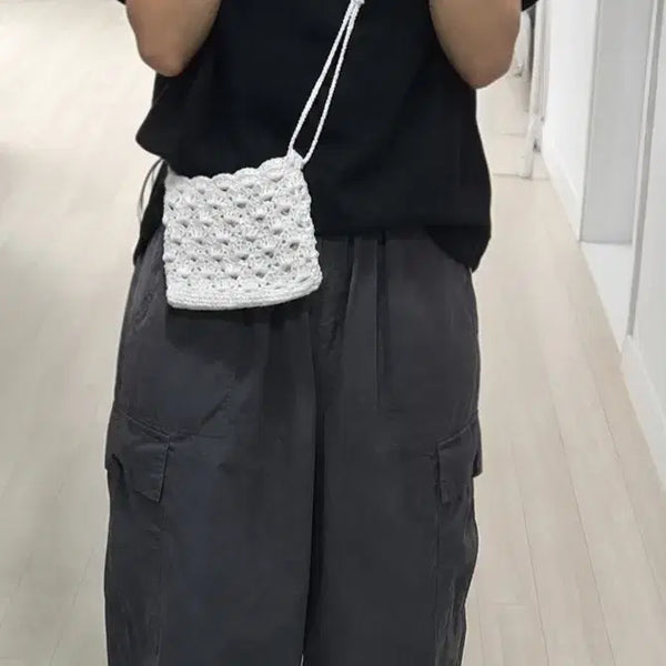[BUNJANG] Handmade Aurora White Metallic Yarn Mini Crossbody Bag / 핸드메이드)오로라 화이트 메탈실 초미니 크로스백