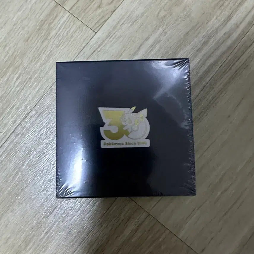 [BUNJANG] Pokemon 30th Anniversary Badge (July Release, Sealed) / 포켓몬스터 30주년 뱃지 7월 미개봉 새상품