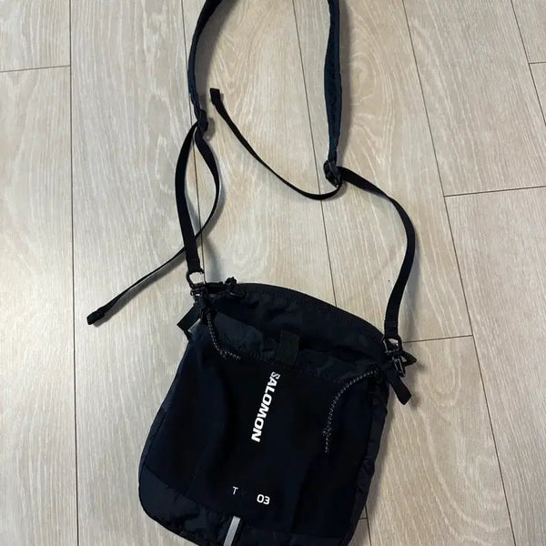 [BUNJANG] Salomon Ultimo Mini 2L Cross Bag (Black) / [살로몬]울티모 미니 2L 크로스(블랙)