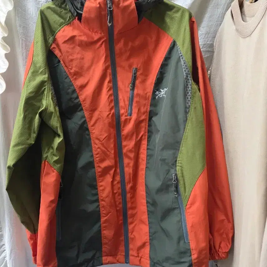 [BUNJANG] Arc'teryx Windbreaker Jumper Jacket Orange/Green / 아크테릭스 바람막이 점퍼 오렌지/그린
