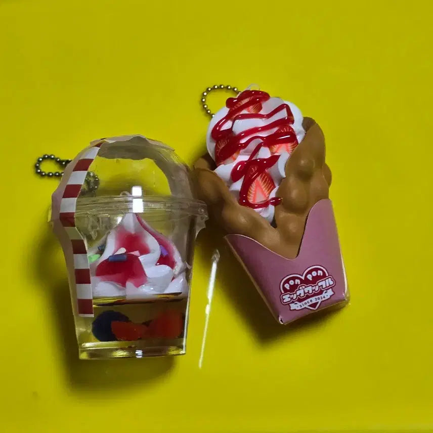 [BUNJANG] Strawberry Dessert Strawberry Crepe Gacha Keyring Bundle Set / 딸기디저트 시크릿 딸기크레페 가챠 키링 일괄