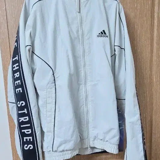 [BUNJANG] Adidas Word Woven Training Windbreaker Jacket White Unisex / 아디다스) 워드 우븐 트레이닝 바람막이 윈드브레이커 화이트 남녀공용 재킷