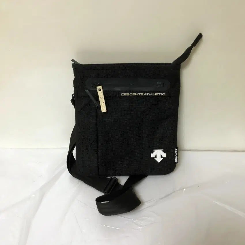 [BUNJANG] Descente Cross Bag / 데상트 크로스백@9952