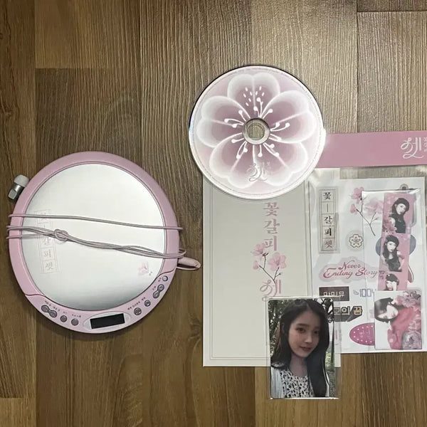 [BUNJANG] IU "Flower Bookmark" CD Player & Goods Photocard / 아이유 꽃갈피 CD플레이어 및 굿즈,포카,cd