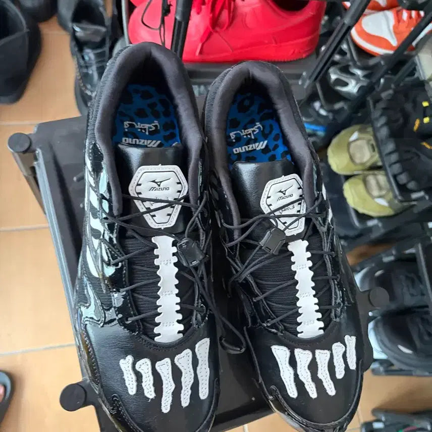 [BUNJANG] Mizuno x SBTG Wave Rider 10 Black Sneakers / (280) 미즈노 x SBTG 웨이브 라이더 10 블랙 판매합니다