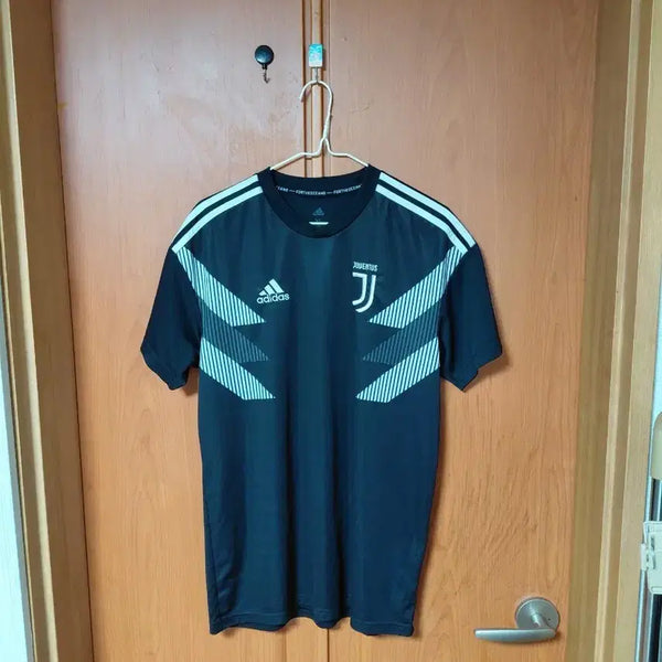 [BUNJANG] Adidas Juventus Short Sleeve Jersey / 아디다스 유벤투스 반팔 유니폼
