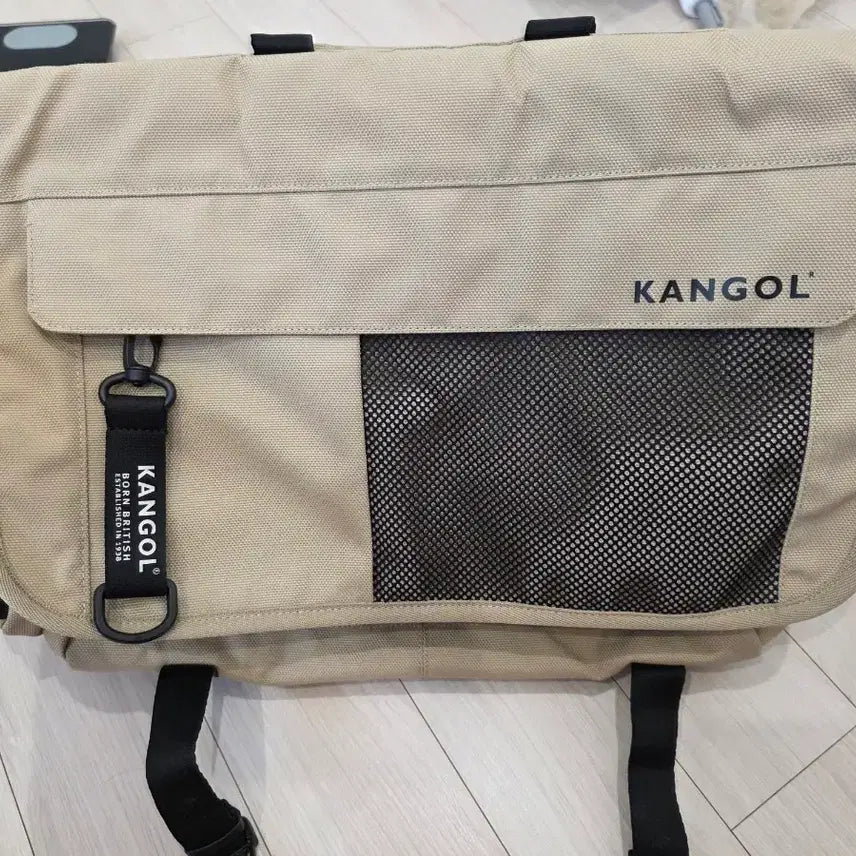 [BUNJANG] Kangol Messenger Bag Beige / 캉골 메신저백 베이지