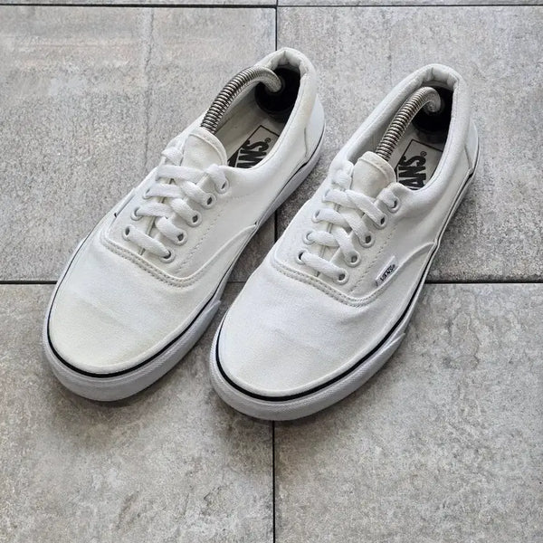 [BUNJANG] Vans Era White Sneakers (US Women's 7.5) / (245)반스 에라 화이트 스니커즈