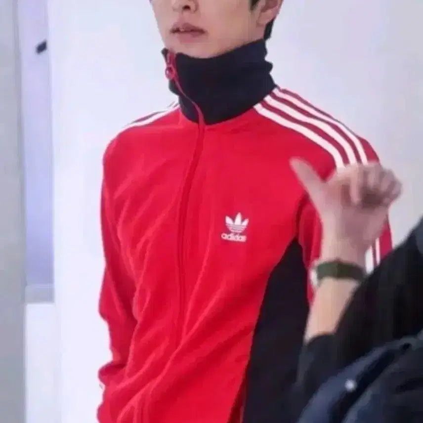 [BUNJANG] Adidas Track Top Jersey Red (Feat. Gunho) / 급전)아디다스 트랙탑 져지 레드 코르티스 건호 착용 90 새상품