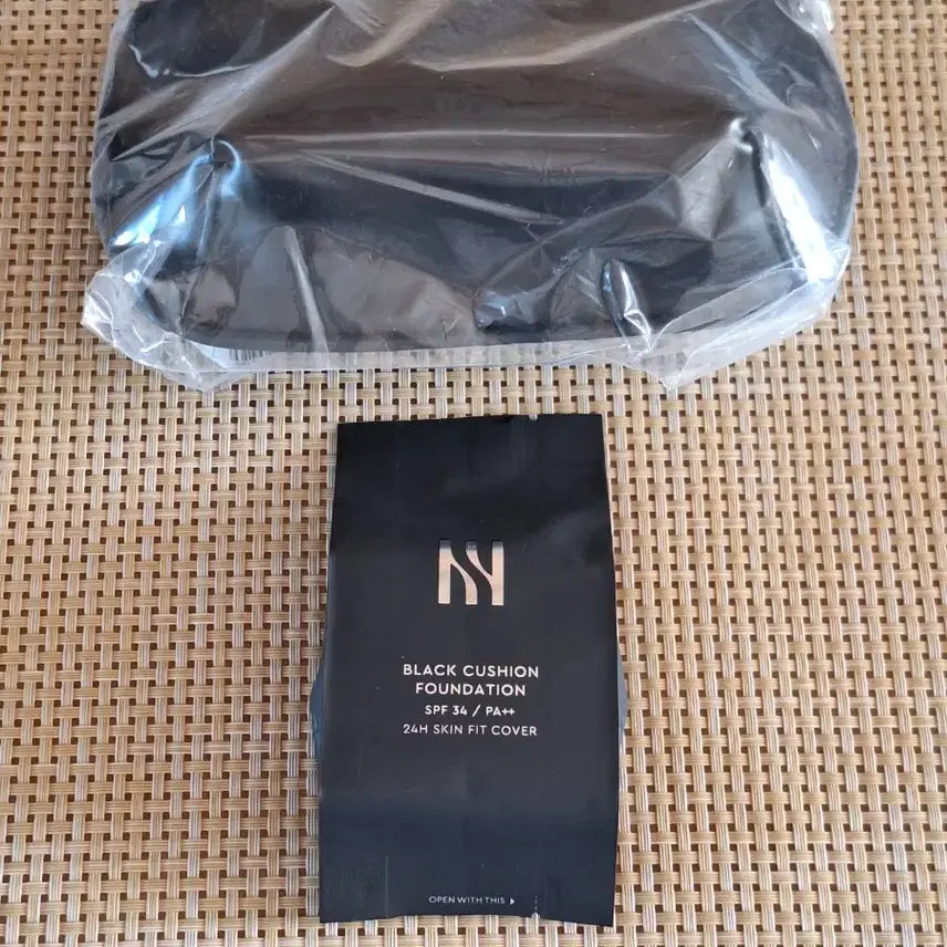 [BUNJANG] Hera Black Cushion Refill (17N, 21C, 21N) with Pouch/Fixer/Mask Pack / 헤라 블랙쿠션 리필 17N 21C 21N 파우치