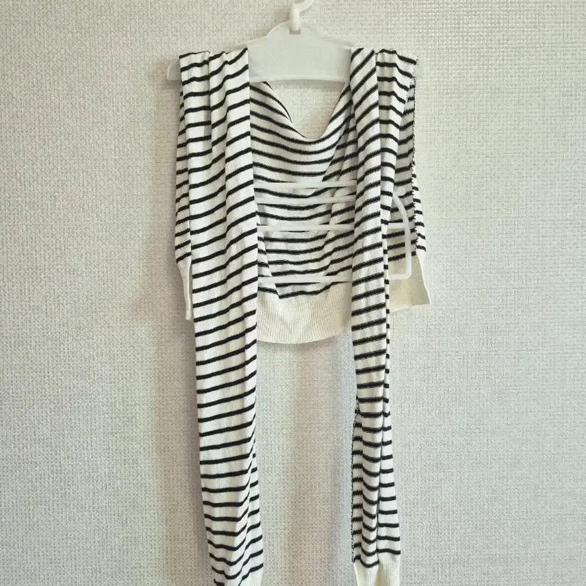 [BUNJANG] Striped Knit Shoulder Bag / 단가라 니트 어부바숄
