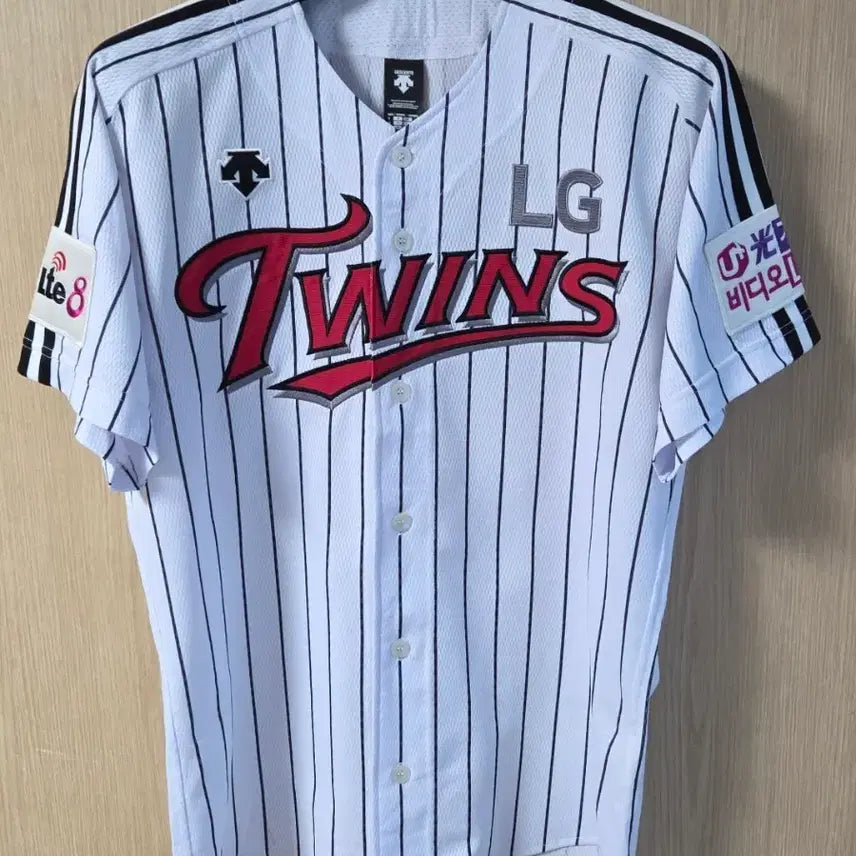 [BUNJANG] Descente LG Twins Baseball Jersey Retro Size 105 / (착샷) 데상트 LG 트윈스 유니폼 야구 져지 레트로