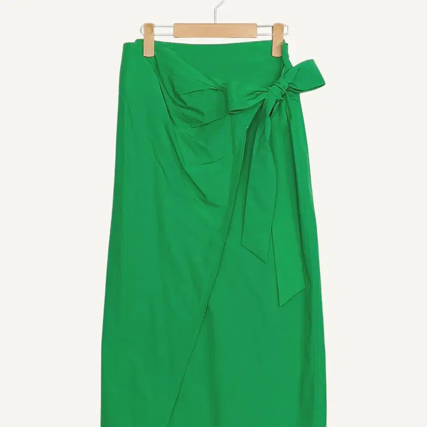 [BUNJANG] LOOKAST Green Long Skirt ONE SIZE / 룩캐스트 LOOKAST 연두색 롱 치마 ONE SIZE_A547