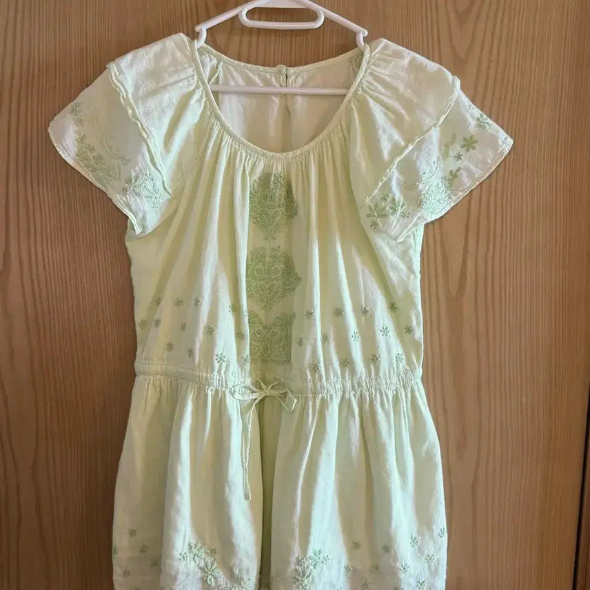 [BUNJANG] Vintage Mori Girl Style Embroidered Blouse / 빈티지 모리걸 페어리 아오리사과 연두색 자수 블라우스