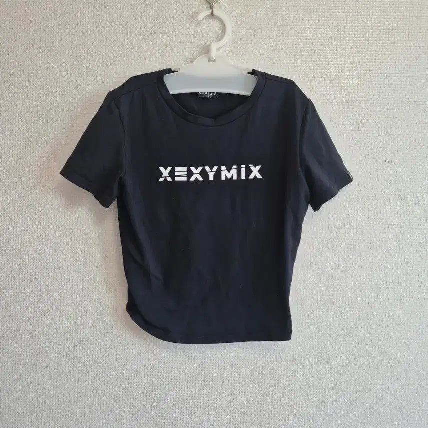 [BUNJANG] XEXYMIX Black Cropped Short-Sleeve T-Shirt / 젝시믹스 반팔 티셔츠 블랙크롭