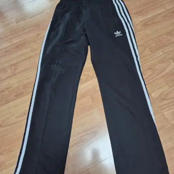 [BUNJANG] Adidas 3-Stripes Track Pants Black / 아디다스 삼선 트레이닝 팬츠 블랙