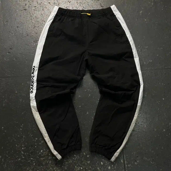 [BUNJANG] New Balance Nylon Pants / 100 뉴발란스 나일론 팬츠