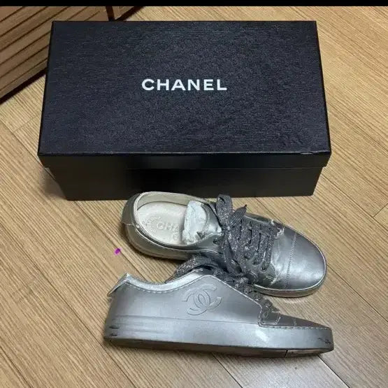 [BUNJANG] Chanel Silver Sneakers (Size 36.5) / (정품) 샤넬 실버 스니커즈 36.5 운동화