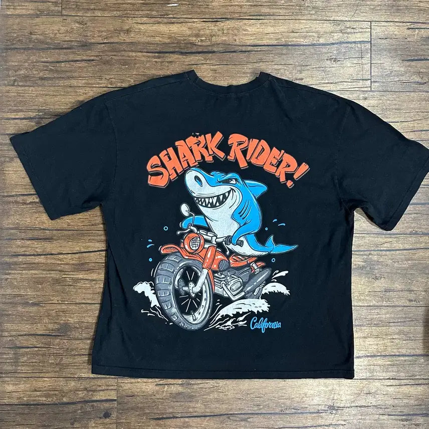 [BUNJANG] KIRIN SHARK RIDER Graphic Print Oversized T-Shirt Black 2XL / KIRIN SHARK RIDER 백프린팅 오버핏 반팔티 블랙 2XL