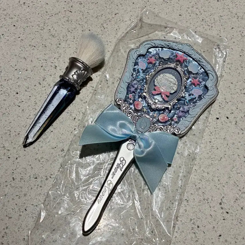 [BUNJANG] Flower Knows Limited Edition Shell Jewel Hand Mirror Brush Set / 플라워노즈 한정 쉘 주얼 손거울 브러쉬 세트
