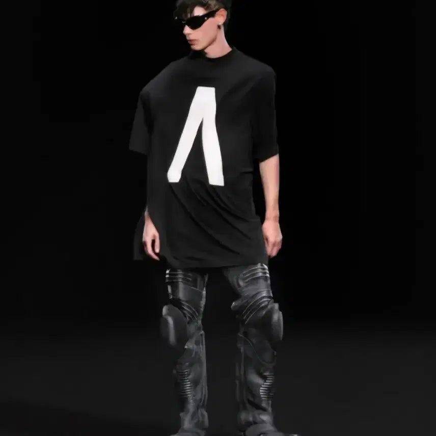 [BUNJANG] Balenciaga Music Archive Logo Print Oversized Washed Black T-Shirt / 발렌시아가 뮤직 아카이브 반팔 티셔츠 블랙 로고 프린트 티 숏 슬리브 오버  워시드 블랙  music 프린팅 리미티드 한정 디스트로이드