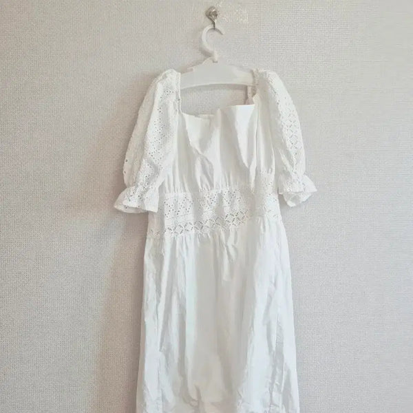 [BUNJANG] Letter from Moon White Punching Dress M / Letter from Moon 화이트 펀칭 원피스 M