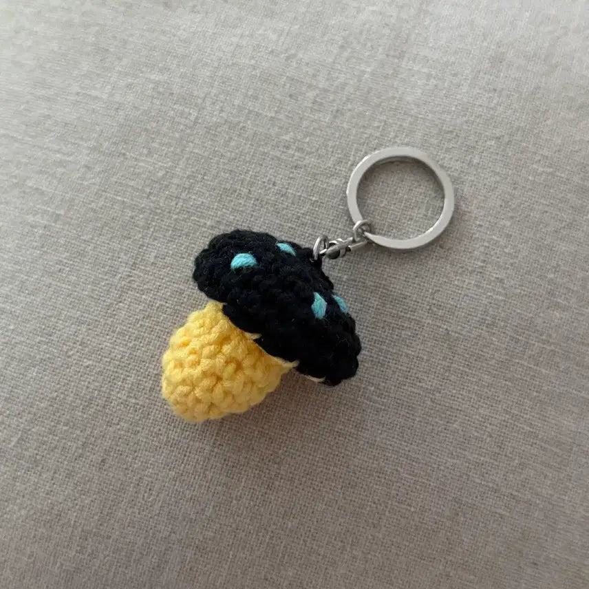 [BUNJANG] Subaco Knitted Mushroom Keychain / 수바코 뜨개 버섯 키링