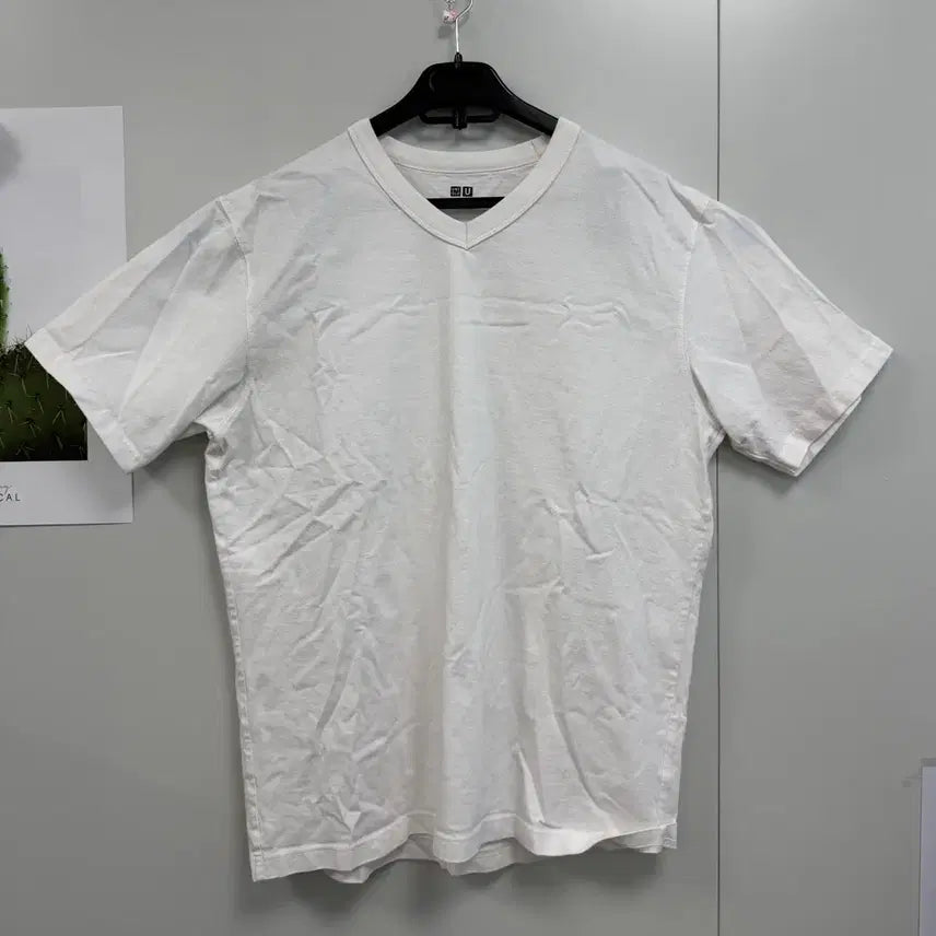 [BUNJANG] Uniqlo V-Neck T-Shirt White XL / 유니클로 브이넥 흰색 티 XL