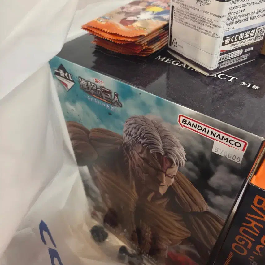 [BUNJANG] Attack on Titan Armor Titan Prize A Figure / 제일복권 진격의 거인 갑옷거인 A상 팝니다.