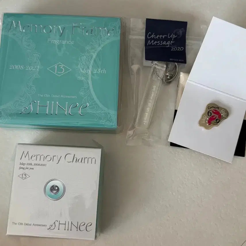 [BUNJANG] SHINee 13th Anniversary Taemin Memory Charm & Memory Frame / 샤이니 13주년 태민 굿즈 메모리참 메모리프레임