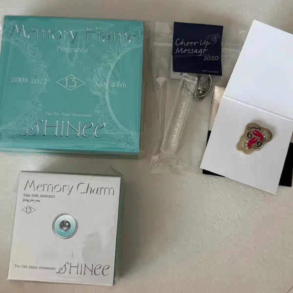 [BUNJANG] SHINee 13th Anniversary Taemin Memory Charm & Memory Frame / 샤이니 13주년 태민 굿즈 메모리참 메모리프레임