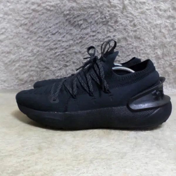 [BUNJANG] Under Armour Hovr Phantom 3 Black Sneakers / 후루룩구제2 290 언더아머 호버 팬텀3 블랙 운동화 260724