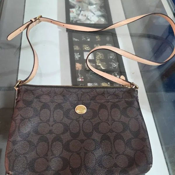 [BUNJANG] Coach Signature Pattern Crossbody Bag Brown / 코치 시그니처 패턴 크로스백 브라운