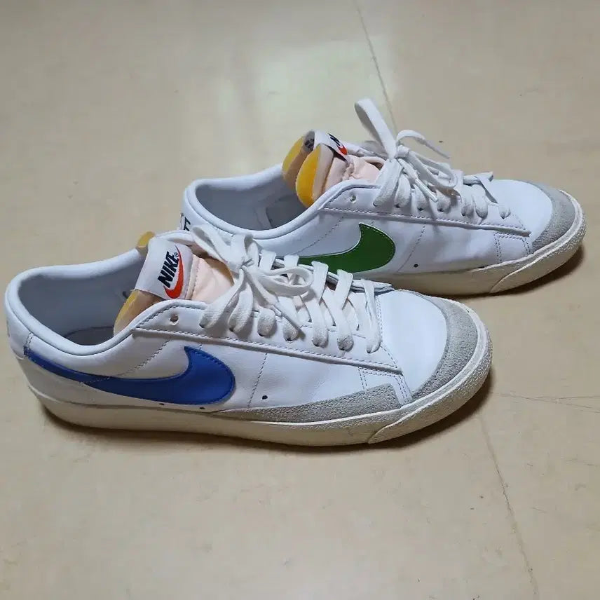 [BUNJANG] Nike Blazer Low Sneakers White/Blue Size 275 / 깔끔한 흰색 바탕에 시원한 파란색 스우시가 포인트인 나이키 블레이저 로우 스니커즈 275 예요남녀노소 누구나 좋아하는 베이직한 디자인으로 어떤 옷에도 잘 어울린답니다데일리로 편