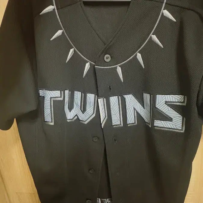 [BUNJANG] LG Twins Black Panther Kim Hyun-soo Player Jersey / LG트윈스 블랙팬서 김현수