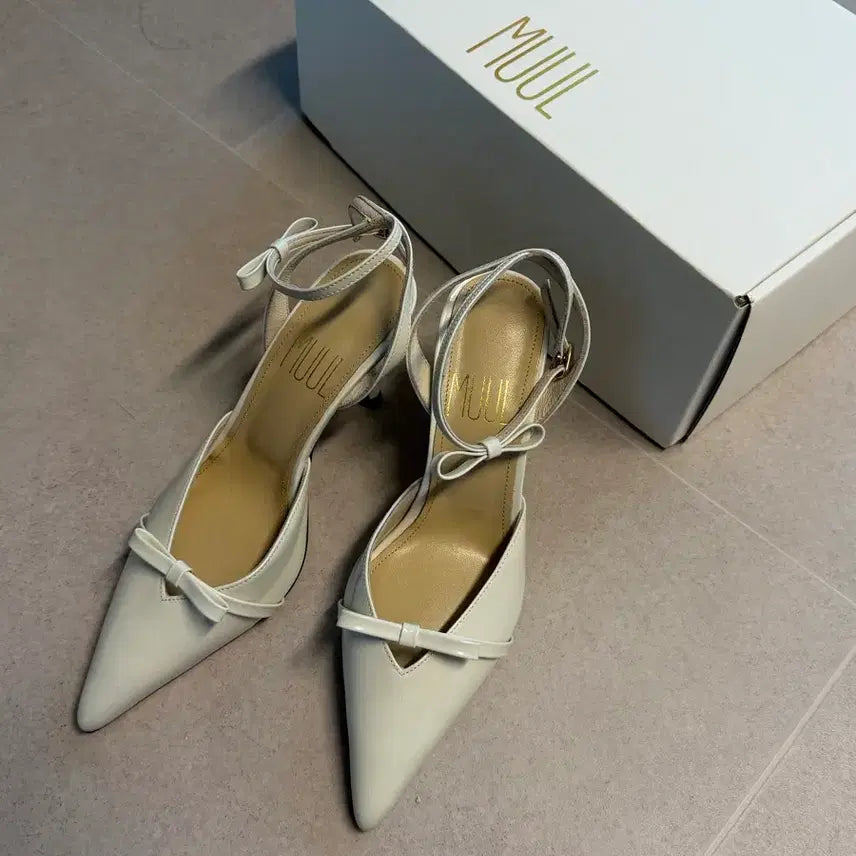 [BUNJANG] MUUL Ribbon Strap Heels White / Muul 웨딩구두 235