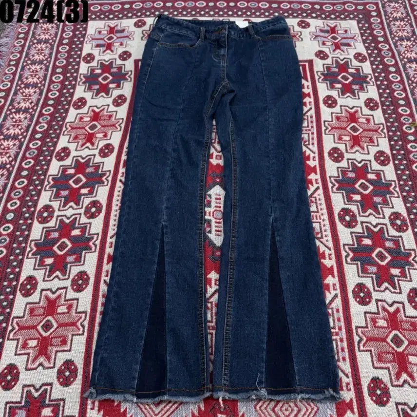 [BUNJANG] Disney Bootcut Jeans / 디즈니 부츠컷 청바지